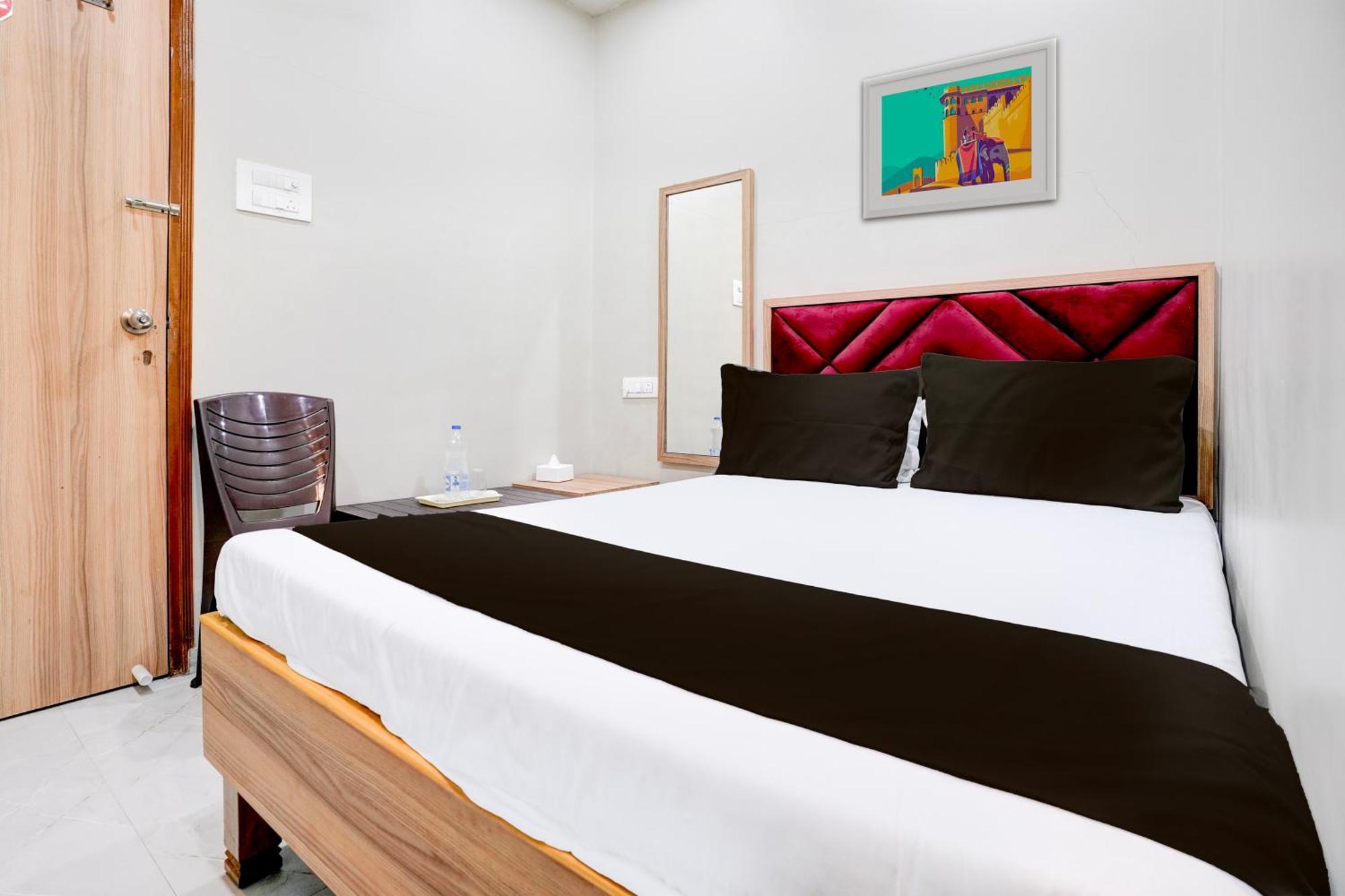 Super Hotel O Divine Fine Dine Lodging And Boarding Kalyān 外观 照片