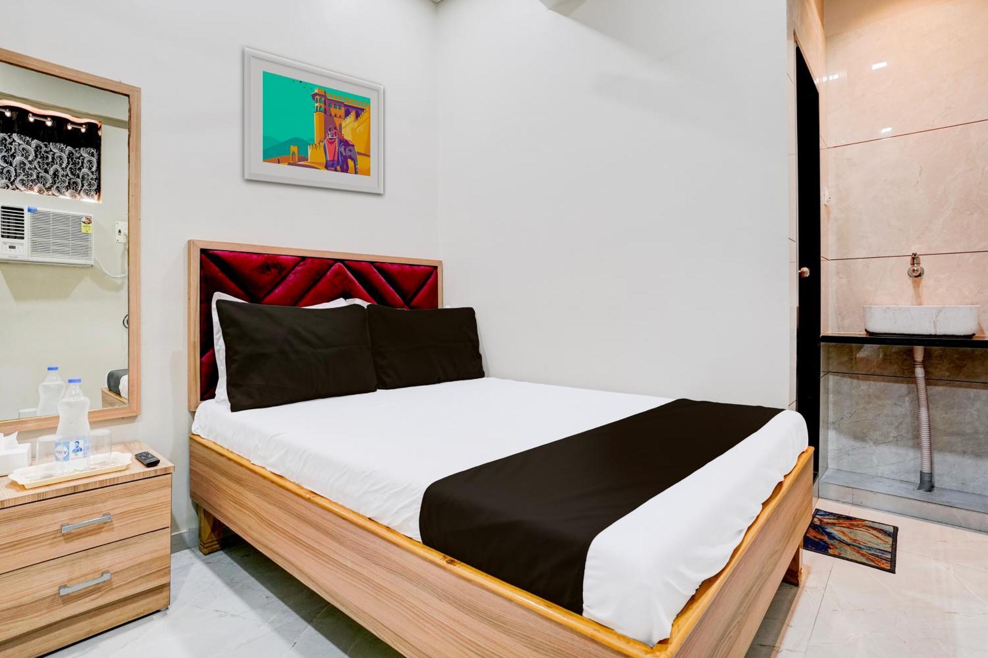 Super Hotel O Divine Fine Dine Lodging And Boarding Kalyān 外观 照片