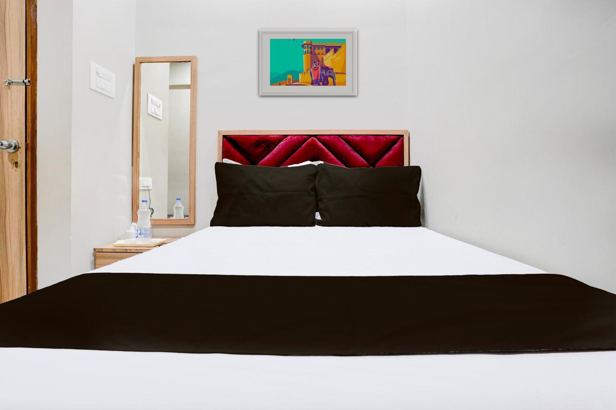 Super Hotel O Divine Fine Dine Lodging And Boarding Kalyān 外观 照片