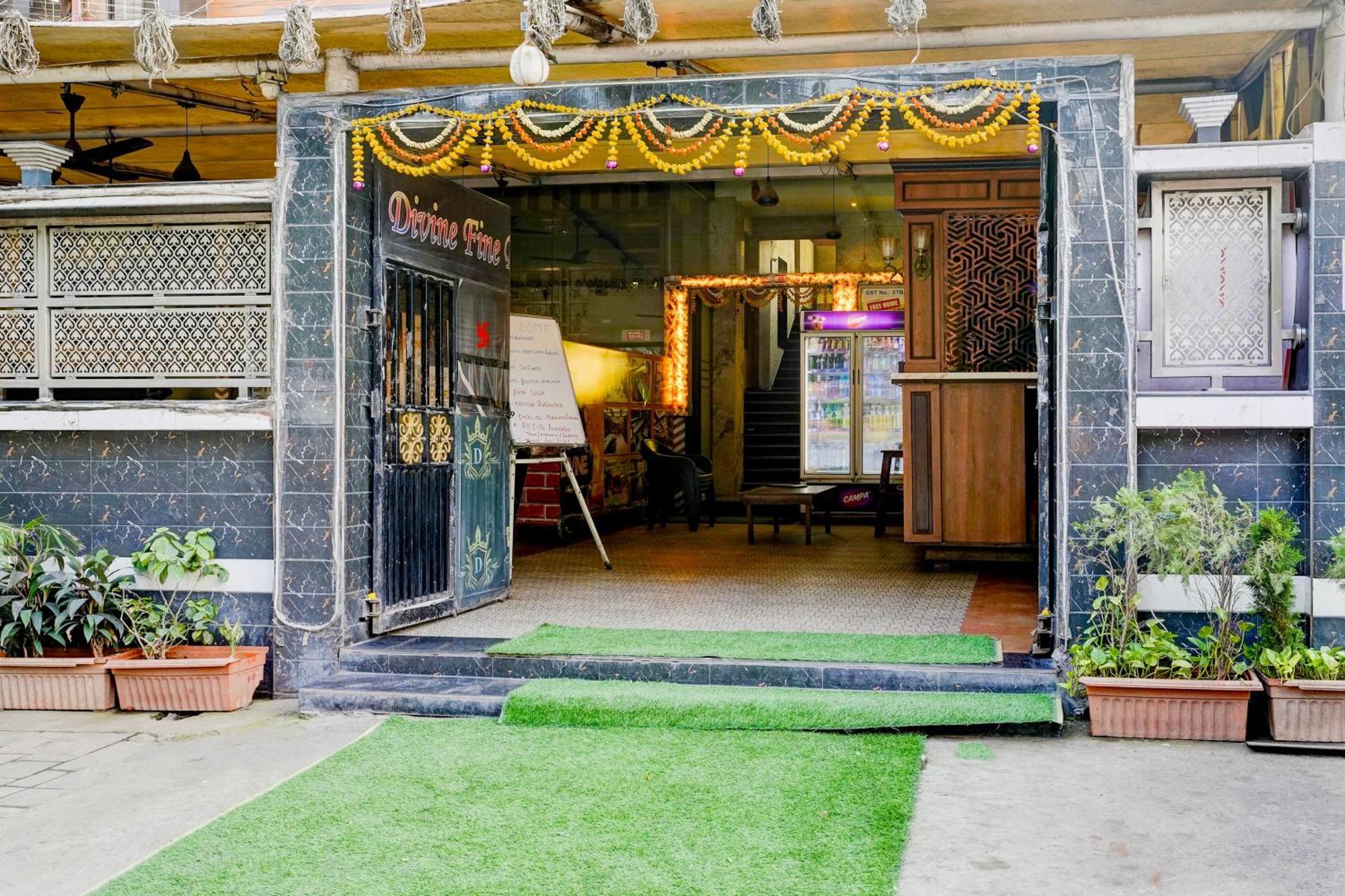 Super Hotel O Divine Fine Dine Lodging And Boarding Kalyān 外观 照片