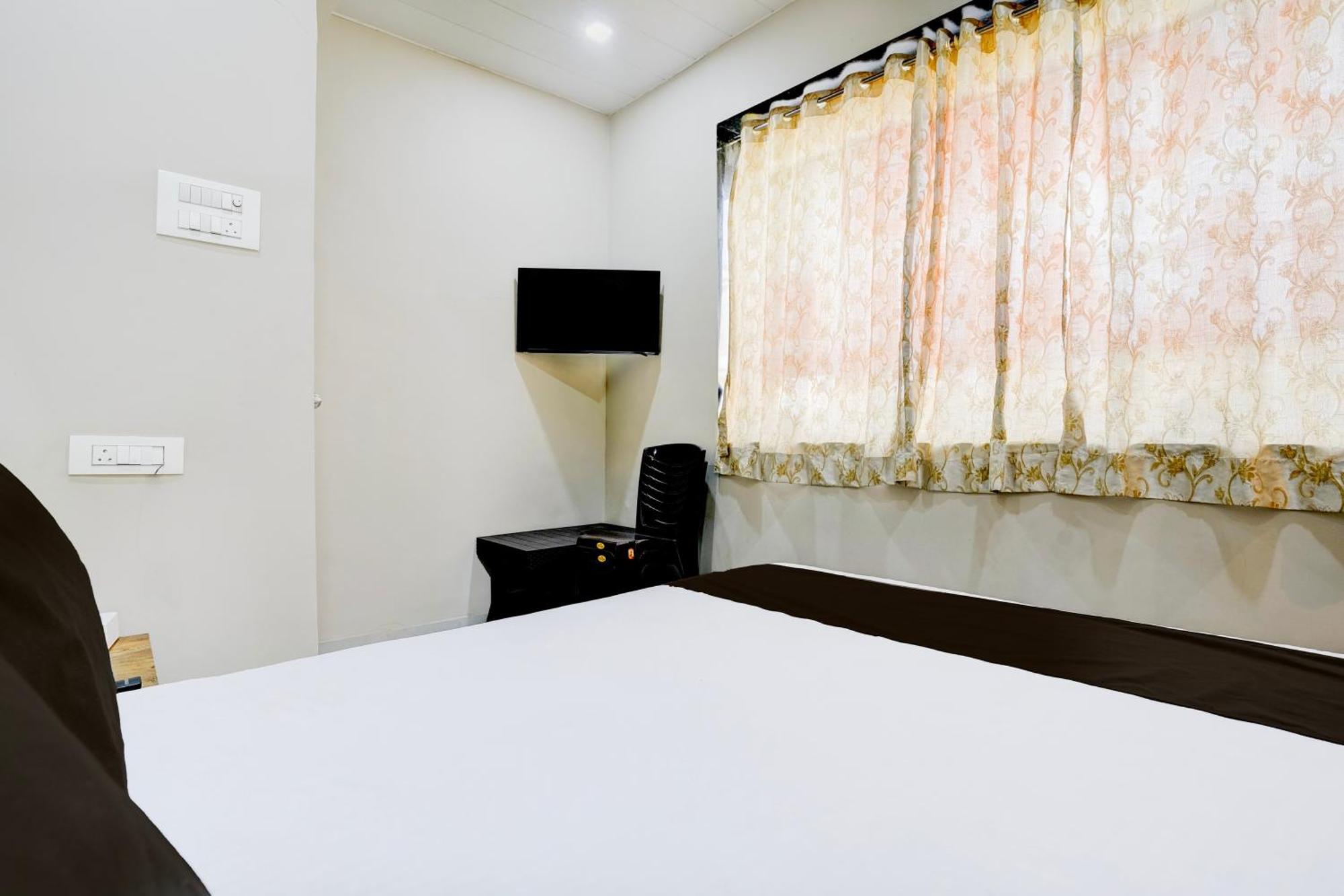 Super Hotel O Divine Fine Dine Lodging And Boarding Kalyān 外观 照片