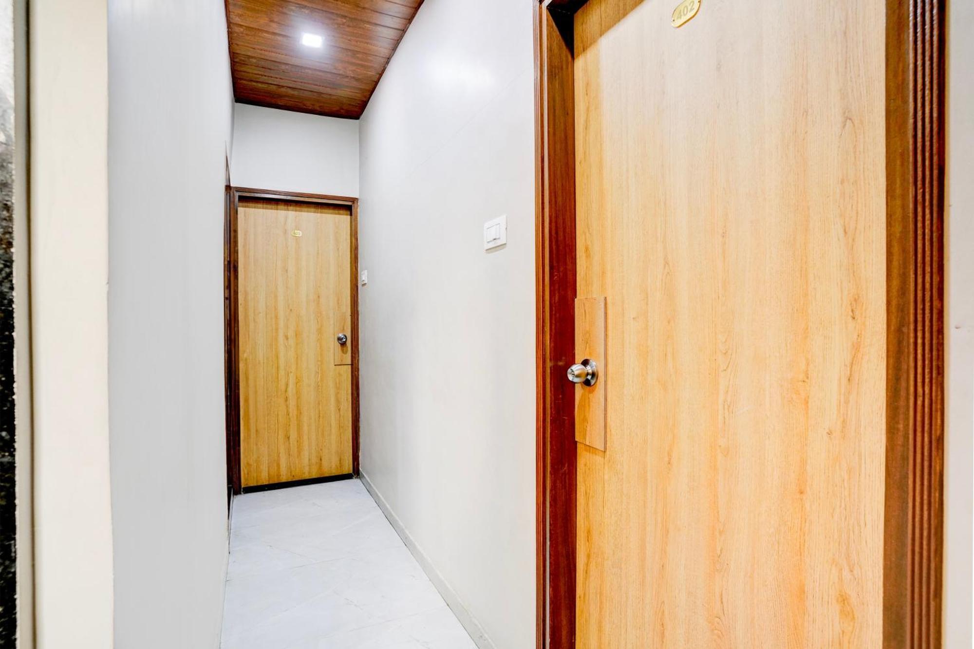 Super Hotel O Divine Fine Dine Lodging And Boarding Kalyān 外观 照片
