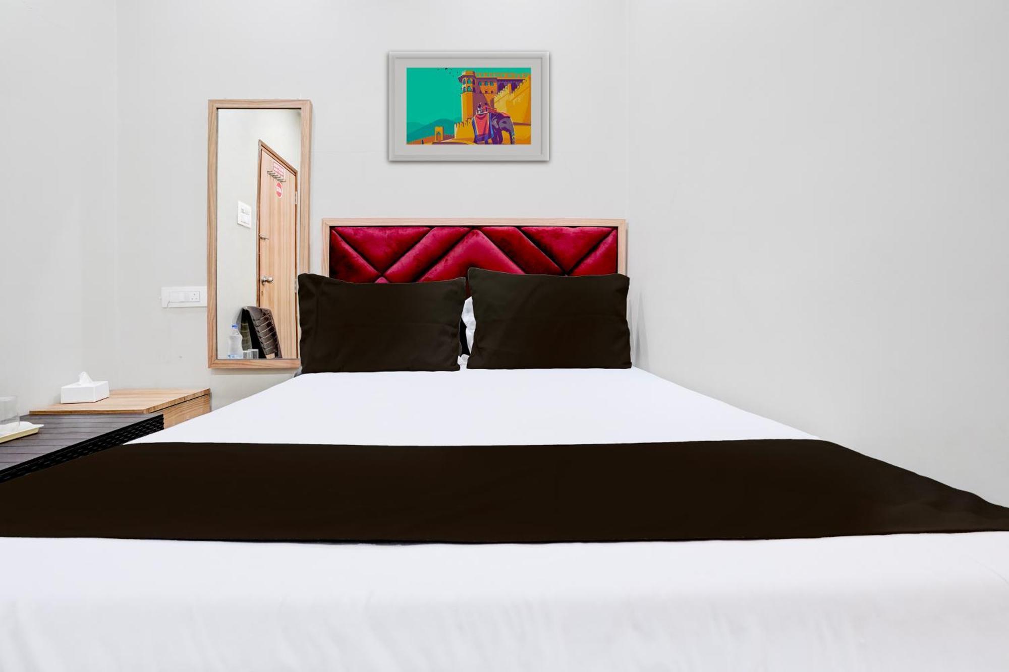 Super Hotel O Divine Fine Dine Lodging And Boarding Kalyān 外观 照片